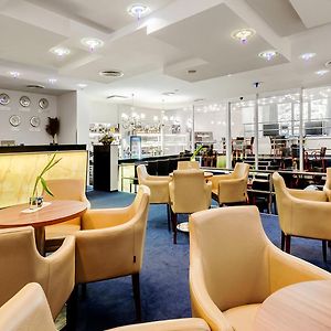 Hotel Saris